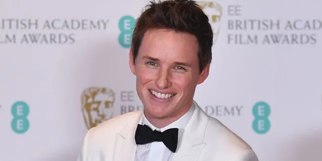 Sudah Dandan Ganteng, Eddie Redmayne Malah 'Diusir' Dari Pesta