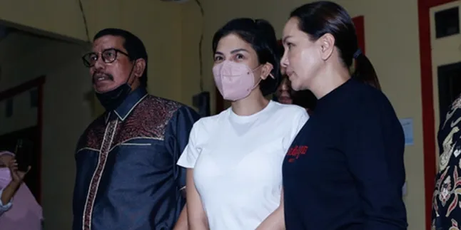 Sudah Diperbolehkan Pulang Setelah Dijemput Paksa Polisi, Nikita Mirzani Sempat Bakal Ajak Anak Jika Nanti Ditahan