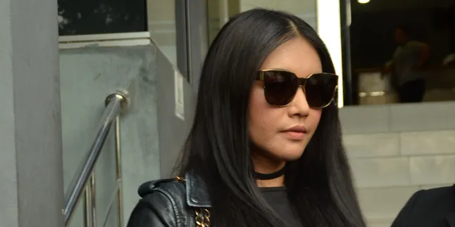 Sudah Hapus Akun, Denada Minta Tim Cyber Crime Lacak Keberadaan LZ