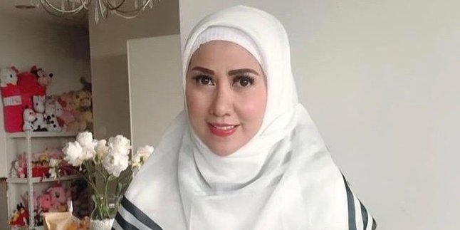 Already Steady Wearing Hijab, Venna Melinda Receives Many Hijabs from Marini Zumarnis