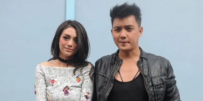 Sudah Nikah Lagi, Bagaimana Hubungan Celine Evangelista & Dirly? Sudah Nikah Lagi, Bagaimana Hubungan Celine Evangelista & Dirly?