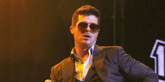 Sudah Pisah, Robin Thicke - Paula Patton Mesra Lagi di Depan Umum