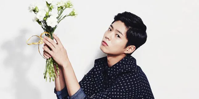 Sudah Populer Banget, Park Bo Gum Masih Tetap Naik Kereta Umum Sudah Populer Banget, Park Bo Gum Masih Tetap Naik Kereta Umum