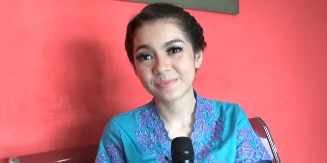 Sudah Punya 2 Anak, Kenapa Maya Septha Bisa Tetap Kurus? Sudah Punya 2 Anak, Kenapa Maya Septha Bisa Tetap Kurus?