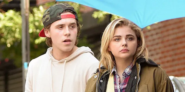 Sudah Punya SIM, Brooklyn Beckham Ajak Chloe Moretz Jalan-Jalan