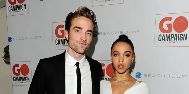 Sudah Putus, Robert Pattinson Masih Cinta FKA Twigs? Sudah Putus, Robert Pattinson Masih Cinta FKA Twigs?