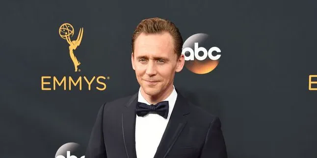 Sudah Putus, Tom Hiddleston Masih 'Terbayang-Bayang' Taylor Swift