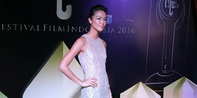 Sudah Tunangan, Supermodel Kelly Tandiono Siap Nikah Tahun Depan?