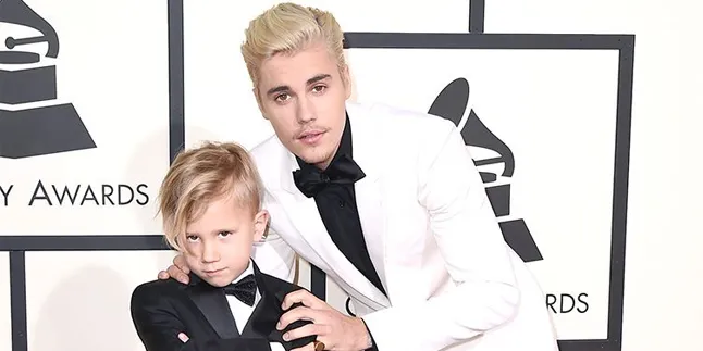 Suka Bikin 'Onar', Justin Bieber Ternyata Tipe Kakak Yang Baik