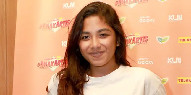 Suka Makan di Kaki Lima, Nadine Waworuntu: Karena Saya Gila Micin