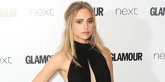 Suki Waterhouse Pacaran Dengan 'Prince Charming'?