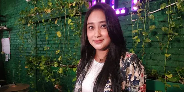 Sukses Bersama New Pallapa, Anisa Rahma Coba Peruntungan di Ibu Kota Sukses Bersama New Pallapa, Anisa Rahma Coba Peruntungan di Ibu Kota