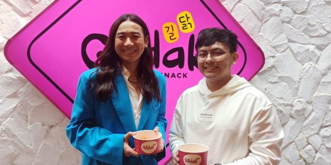 Success with Street Boba, Jovi Adhiguna Opens 'Gildak' Korean Snack Store