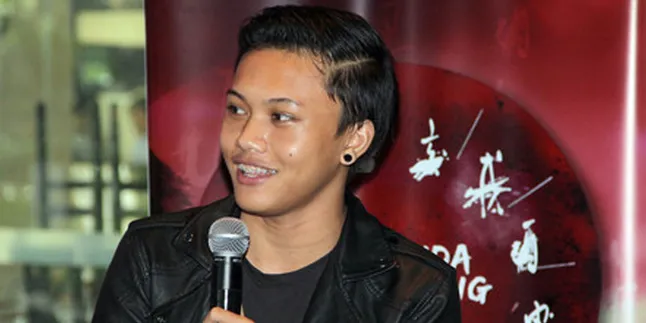 Raih Kesuksesan Pada Usia Belia, Rizky Febian Ungkap Suka Duka