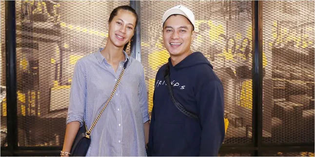 Sukses Tuai Tawa Netizen, Intip Kocaknya Baim Wong Tirukan Maternity Shot Sang Istri