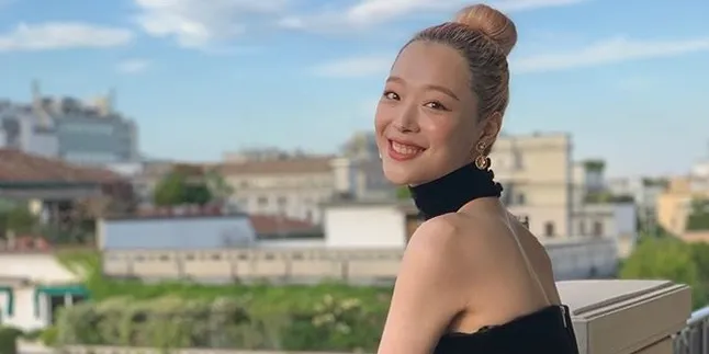 Sulli Masih Syuting Iklan, Sehari Sebelum Dikonfirmasi Meninggal Dunia Sulli Masih Syuting Iklan, Sehari Sebelum Dikonfirmasi Meninggal Dunia