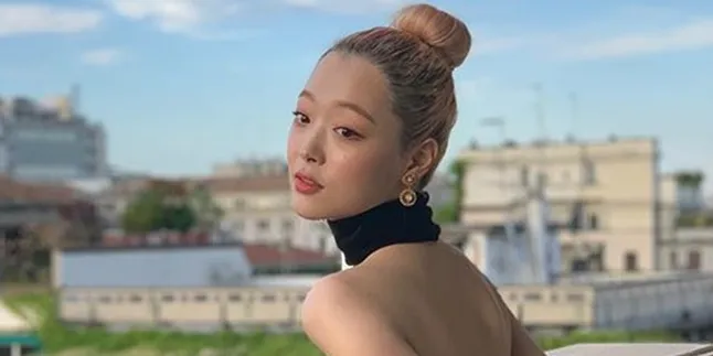 Sulli Posting di IG Sehari Sebelum Dilaporkan Meninggal, Fans Masih Tak Percaya Sulli Posting di IG Sehari Sebelum Dilaporkan Meninggal, Fans Masih Tak Percaya