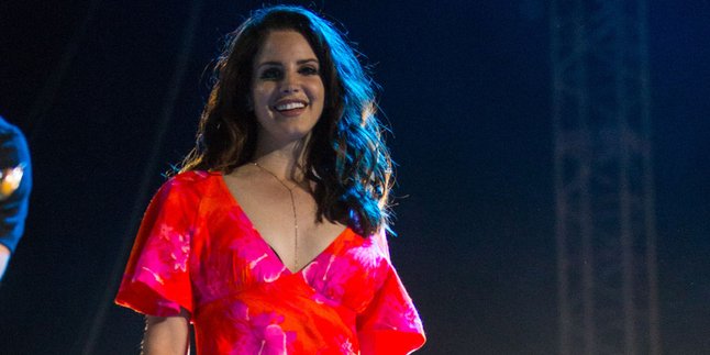 Super Happy, Lana Del Rey Gratiskan Lagu Untuk Fans