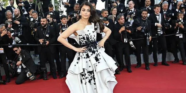 Super Sibuk, Aishwarya Rai Tak Pernah Tinggalkan Sang Buah Hati