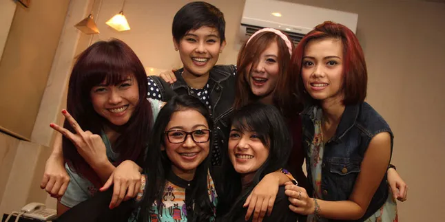 SuperGirlies Cari Personel Yang Bisa Main Alat Musik SuperGirlies Cari Personel Yang Bisa Main Alat Musik