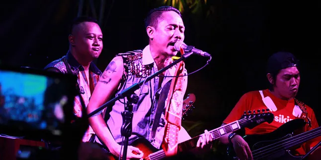 Superglad Lebih Takut Istri Daripada Pasar Industri!