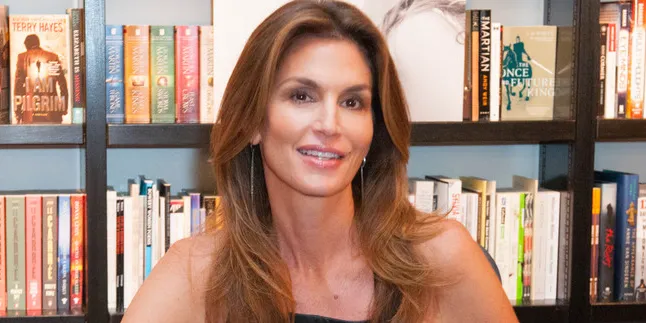 Supermodel Cindy Crawford Segera Pensiun? Ini Klarifikasinya