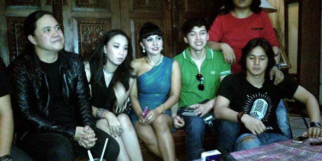 Sutradara Biarkan Makhluk Halus Eksis di 'HANTU GUDANG CIBUBUR'