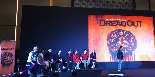 Sutradara 'DREADOUT' Bagi Pengalaman Mistis Saat Syuting Film Sutradara 'DREADOUT' Bagi Pengalaman Mistis Saat Syuting Film