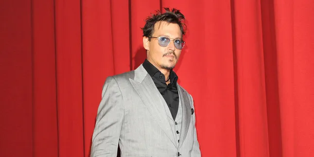 Sweet! Johnny Depp Bikin Kejutan di Hari Ulang Tahun Amber Heard Sweet! Johnny Depp Bikin Kejutan di Hari Ulang Tahun Amber Heard