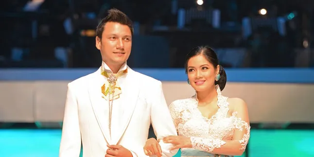 Sweet! Tak Bisa Temani Titi Kamal Ultah, Tian Kirim Kado Istimewa