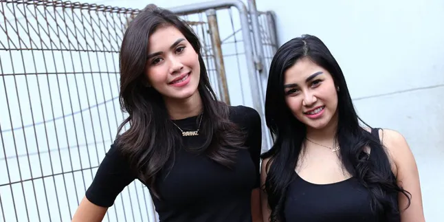 Syahnaz - Nisya Ahmad Tampil Kompak Rayakan Ultah Raffi & Gigi Syahnaz - Nisya Ahmad Tampil Kompak Rayakan Ultah Raffi & Gigi