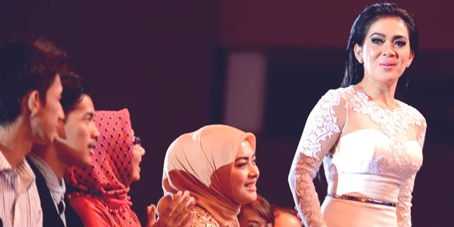 Syahrini Bikin Nangis Adiknya