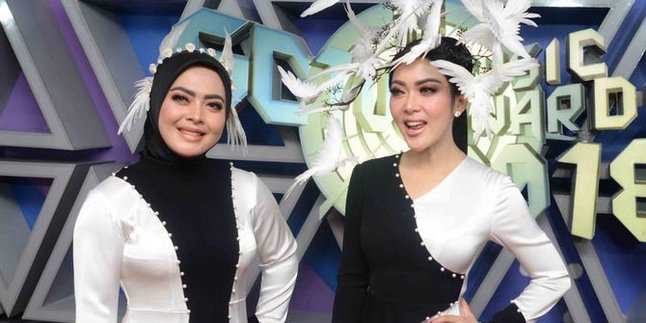 Syahrini Dan Aisyahrani Merilis Single Duet Mereka di 'SCTV Awards'