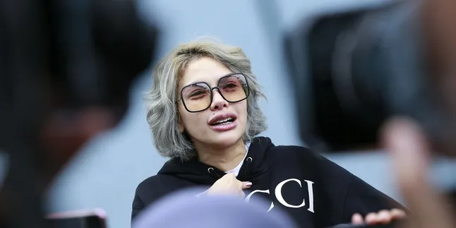 Nikita Mirzani Soal Syahrini dan Reino: Mereka Udah Lama Main Belakang Nikita Mirzani Soal Syahrini dan Reino: Mereka Udah Lama Main Belakang