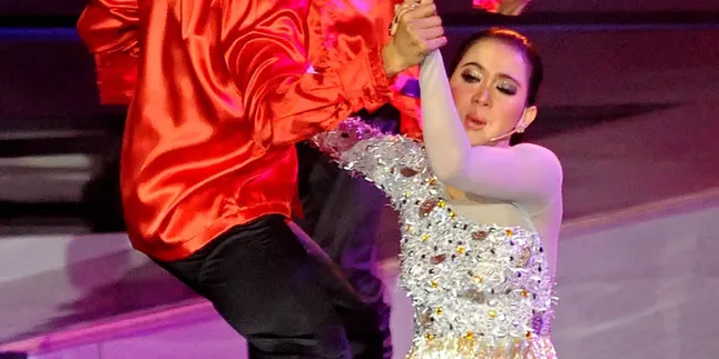 Syahrini: Kalau Belum Jatuh Kepeleset Belum Sah Jadi Penyanyi