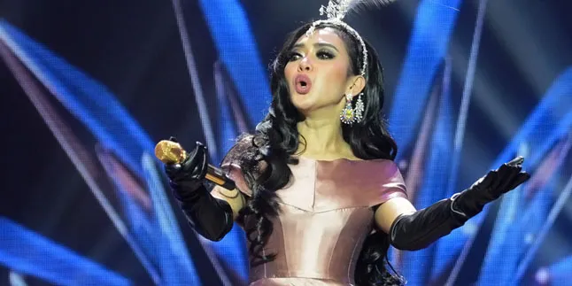 Syahrini: Kartini Modern Harus Sering Piknik!
