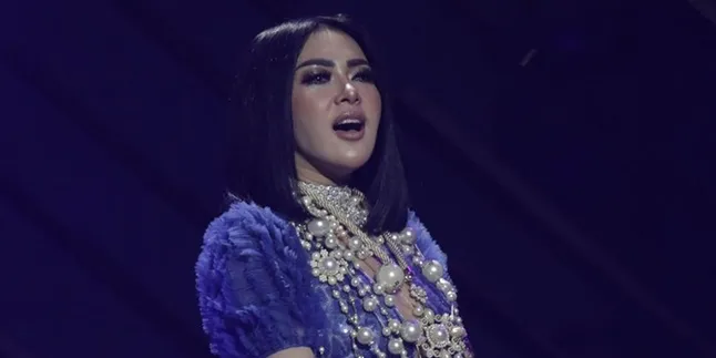 Syahrini Minta Saran Ustaz Abdul Somad Jika Dilarang Calon Suami Berhijab Syahrini Minta Saran Ustaz Abdul Somad Jika Dilarang Calon Suami Berhijab