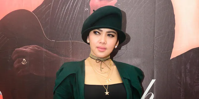 Syahrini: Semoga Tahun Depan Umrah Bareng Suami Syahrini: Semoga Tahun Depan Umrah Bareng Suami