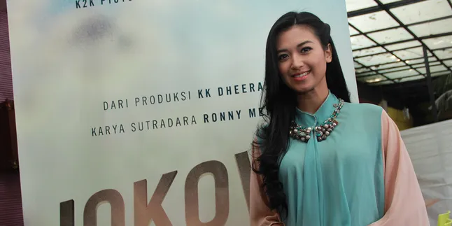 Sylvia Fully Dalam Balutan Hijab, Cantik Luar Biasa!