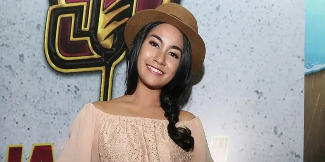 Syuting Adegan Terbang, Anisa Rahma Pakai Popok