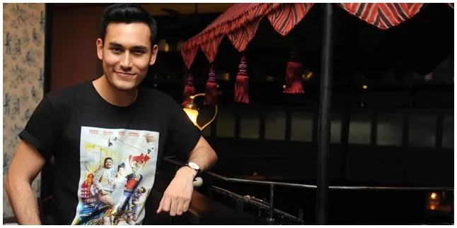 Syuting di Belanda, Arifin Putra Akhirnya Belajar Merokok