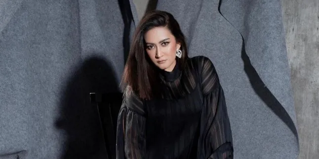 Syuting Film 'IBLIS DALAM KANDUNGAN', Nafa Urbach Ngaku Diserang Makhluk Halus Syuting Film 'IBLIS DALAM KANDUNGAN', Nafa Urbach Ngaku Diserang Makhluk Halus