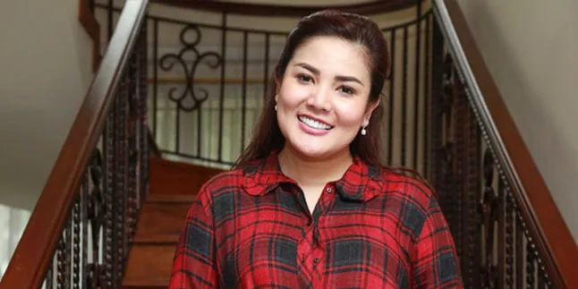 Syuting Hingga Tengah Malam, Nindy Merasa Bersalah Pada Buah Hati Syuting Hingga Tengah Malam, Nindy Merasa Bersalah Pada Buah Hati