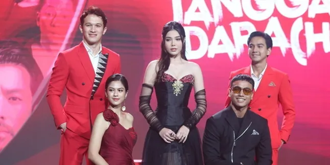 Syuting Serial 'ULAR TANGGA DARA(H)', Sutradara Siapkan Seratus Ular Kobra Untuk Beradegan dengan Pemain - Pastikan Aman Meski Tanpa Stuntman Syuting Serial 'ULAR TANGGA DARA(H)', Sutradara Siapkan Seratus Ular Kobra Untuk Beradegan dengan Pemain - Pastikan Aman Meski Tanpa Stuntman