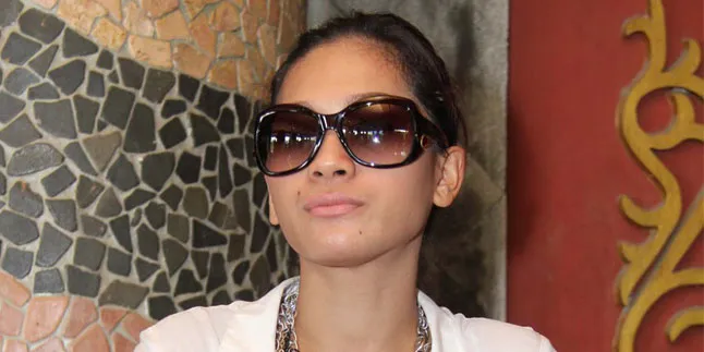 Syuting, Tata Janeeta Tak Hadir Sidang Cerai