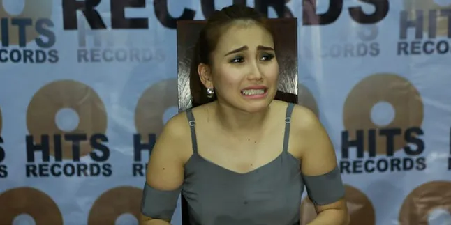 Tahu Hidung Bilqis Kemasukan Lego, Ayu Ting Ting Panik Tahu Hidung Bilqis Kemasukan Lego, Ayu Ting Ting Panik