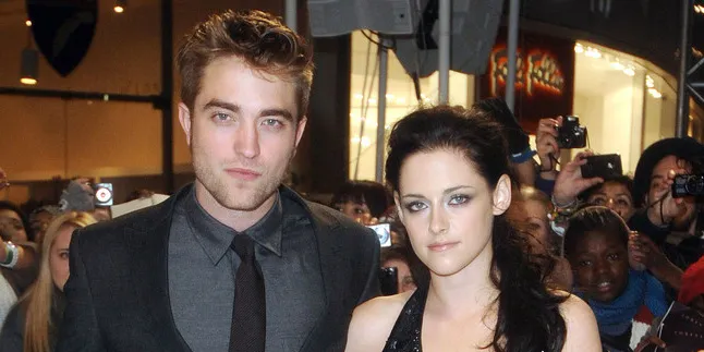 Tahun Baru, Apa Kado Robert Pattinson Untuk Kristen Stewart?