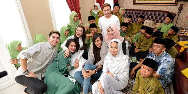Tahun Baru Islam, Isya Jeeperson Berbagi Dengan Anak Yatim