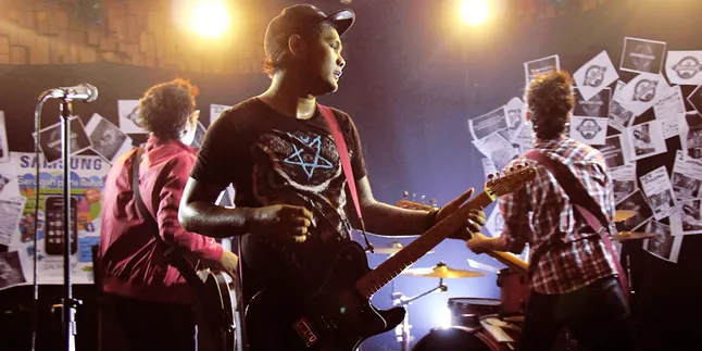 Tahun Baru, Last Child Tolak Job Demi Keluarga