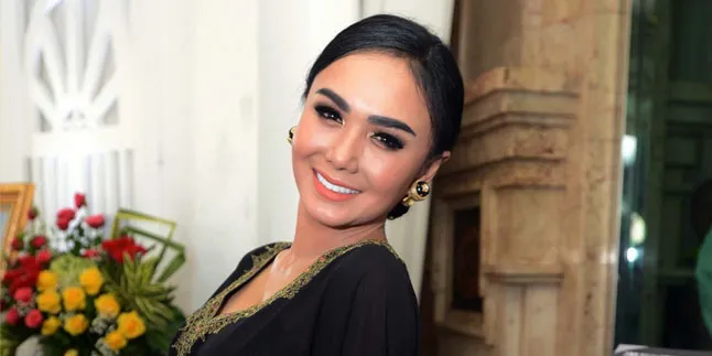 Tahun Baru, Yuni Shara Rencanakan Berangkat Umrah Lagi